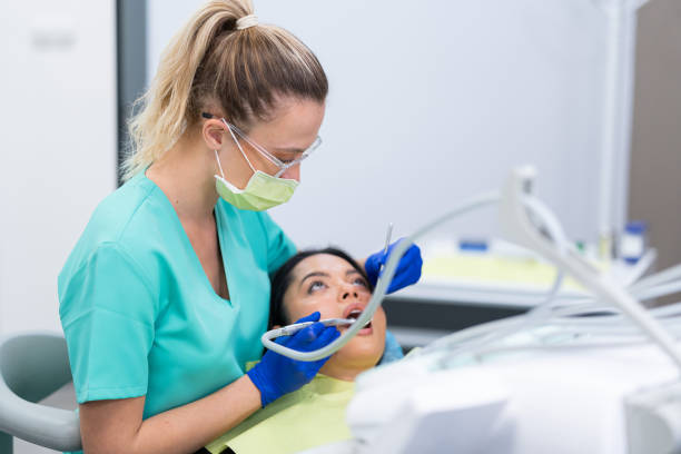 Best Emergency Tooth Extraction in West Hills, NY